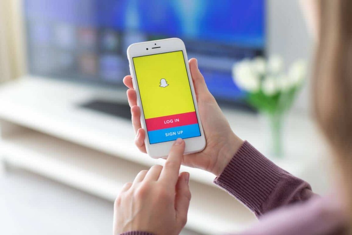 كيف اضيف سناب شخص بدون ما يدري كيف اضيف سناب شخص بدون ما يدري