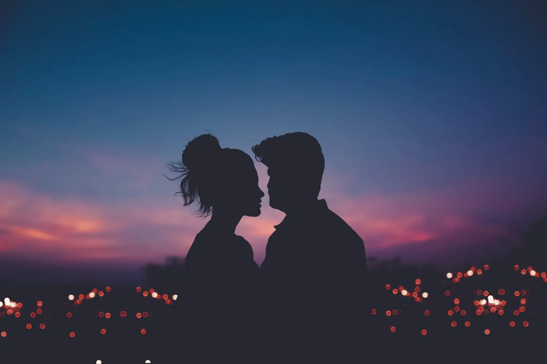 كيف اجعل شخص يحبني في 8 ثواني؟