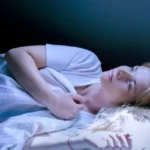 تفسير حلم موت شخص حي والبكاء عليه لابن سيرين والنابلسي
