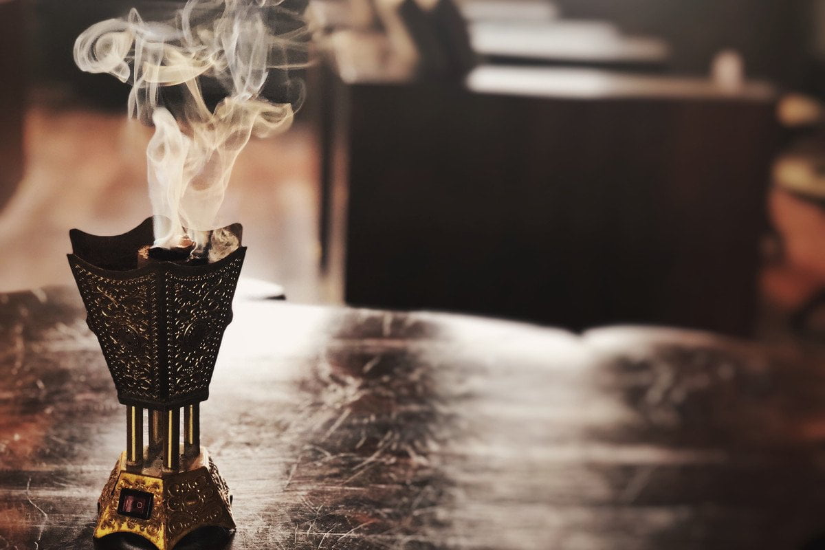 ابيات شعر عن العود والطيب
