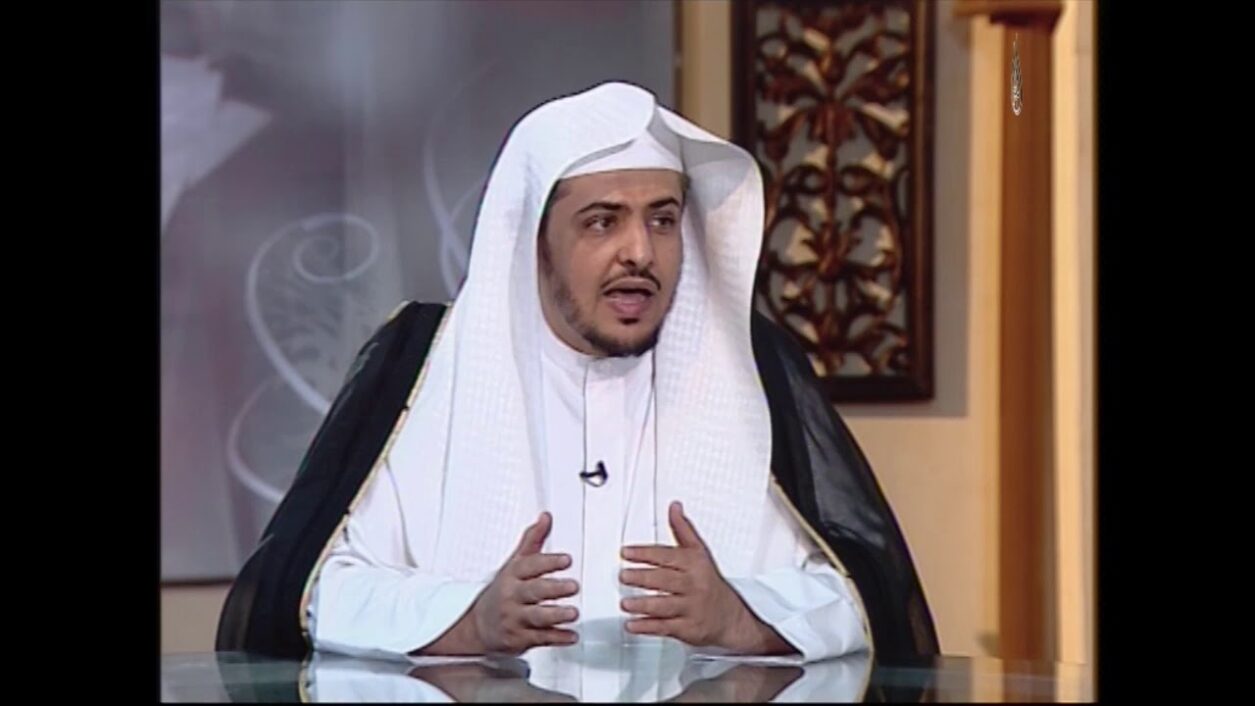 هل يجوز للعاقد رؤية ثدي زوجته