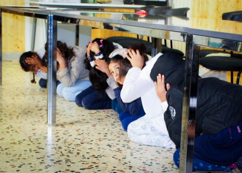 كيفية التعامل مع الزلازل في المدارس