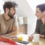 علامات الاهتمام عند الرجل 