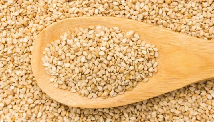متى يؤكل السمسم لتنشيط المبايض