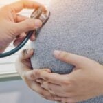 لماذا حركة الجنين في الشهر التاسع مؤلمة