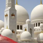 رؤية دخول المسجد في المنام للعزباء