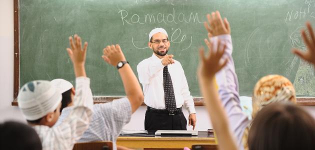 مقدمة عن المعلم للاذاعة المدرسية