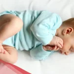 رؤية الرضيع في المنام لابن سيرين