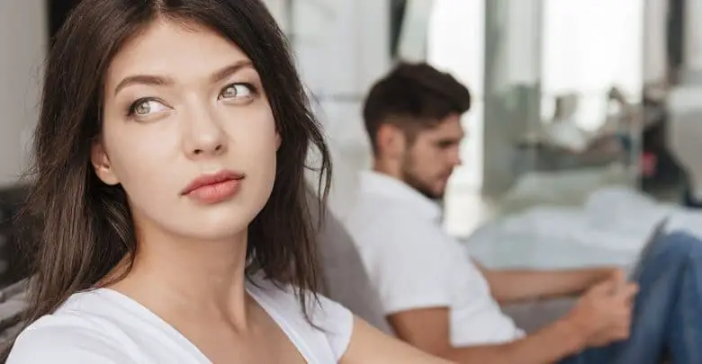 ماهو شعور الرجل عندما تتجاهله حبيبته وكيفية التعامل معها