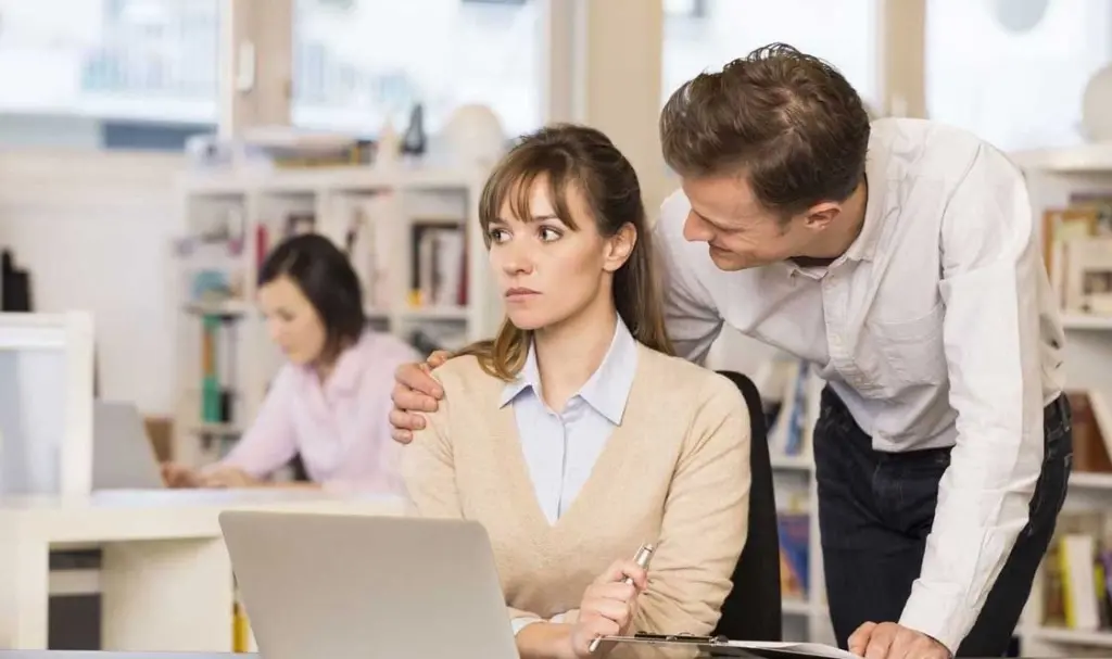 تفسير حلم تحرش رجل بي للعزباء والمتزوجة لابن سيرين