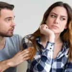 ماهو شعور الرجل عندما تتجاهله حبيبته وكيفية التعامل معها