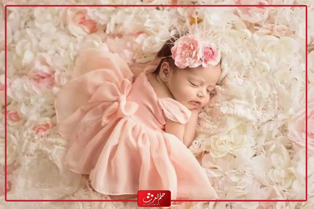 صور بيبي حديث الولادة مكتوب عليها كلام جميل للأولاد والبنات