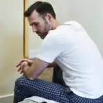 أسباب الم في راس الذكر مثل وخز الإبر