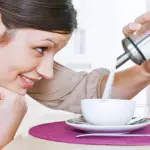 كم سعره حراريه في كوب الشاي مع السكر