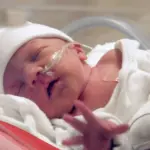 كم يعيش الجنين بعد نزول الماء