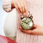 الرحم مفتوح 1 سم والطلق خفيف
