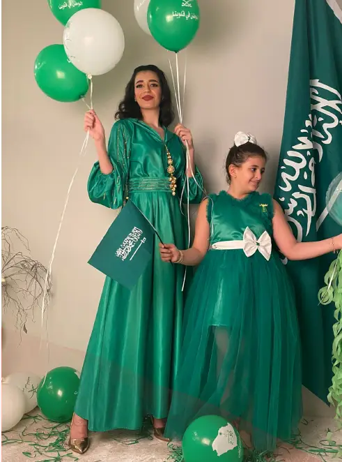ملابس اليوم الوطني السعودي 93 للبنات والأولاد وأرقام التواصل للطلب