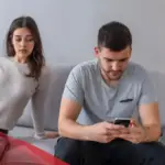كيف اخلي زوجي يشيل فكرة الزواج من راسه