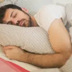 تفسير حلم العجوز تلاحقني في المنام لابن سيرين