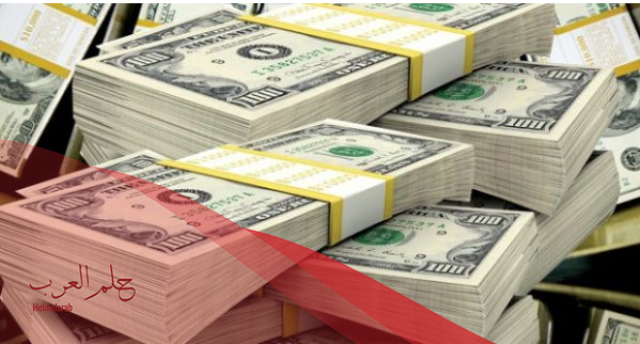 تفسير حلم جمع النقود الورقية من الأرض للعزباء والحامل والمتزوجة