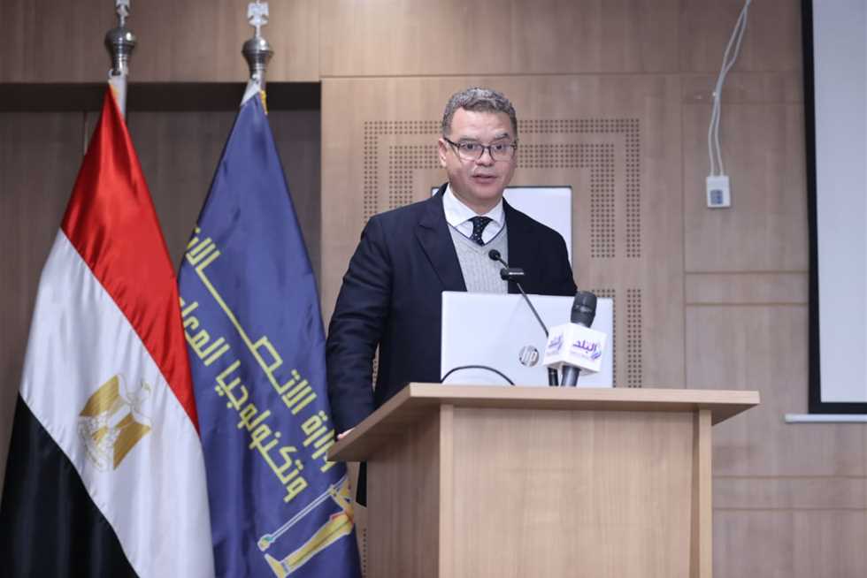 رئيس إيتيدا: أول روتر إنترنت مصري فائق السرعة قبل نهاية العام الحالي رئيس إيتيدا: أول روتر إنترنت مصري فائق السرعة قبل نهاية العام الحالي