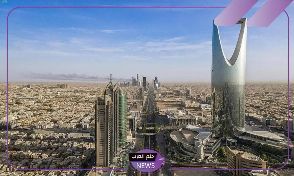 رسميًا.. السعودية تعلن عن أرخص إقامة دائمة بسعر قليل يصل إلى 4 آلاف ريال سعودي فقط رسميًا.. السعودية تعلن عن أرخص إقامة دائمة بسعر قليل يصل إلى 4 آلاف ريال سعودي فقط