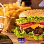 احذر من البرغر.. مختص يحذر من الآثار الجانبية لتناول المأكولات السريعة
