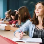 بطاقات تميز للطالبات المتفوقات.. عبارات تشجيعية للطالبات